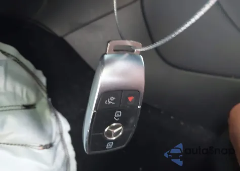 2022 Mercedes-Benz Glc 300 4Matic Suv z USA, uszkodzony, nr VIN W1N0G8EB3NV381527